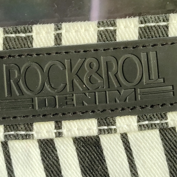 Rock & Roll Cowgirl Denim  High rise flare Beetlejuice pants 32×34 - Picture 9 of 9